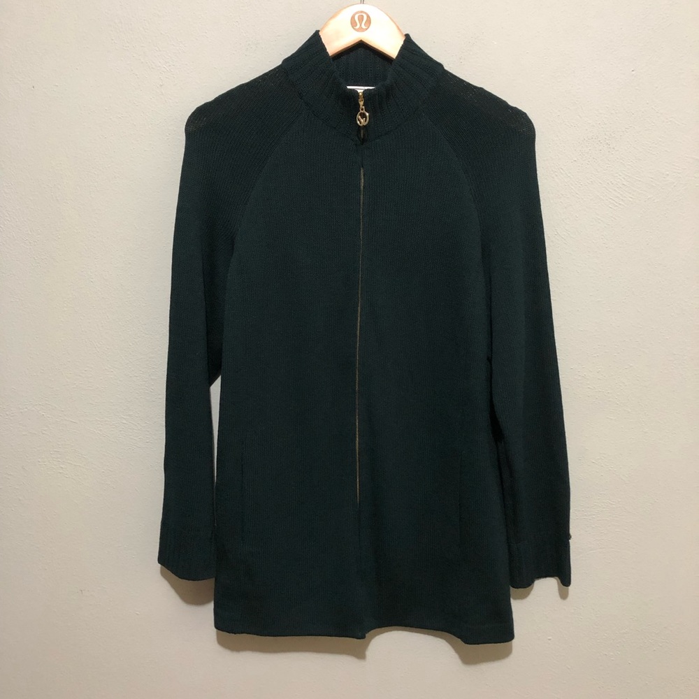 ⭐️St.John Sport Zip Up Jacket Green⭐️